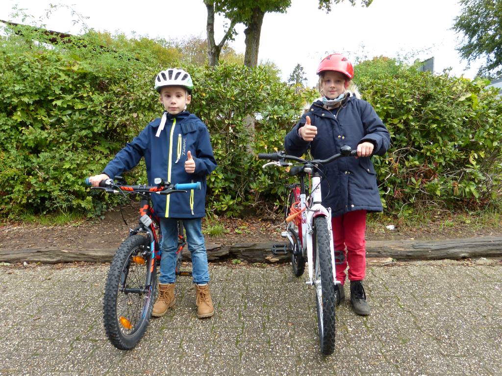 Viertklässler der GGS Walheim Fahrradprüfung erfolgreich absolviert